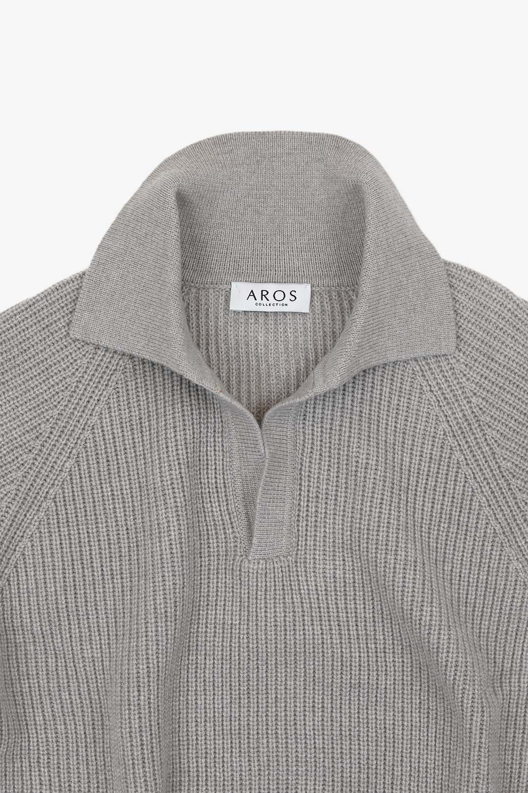 Topli sivi polo džemper od čistog kašmira sa skipper kragnom